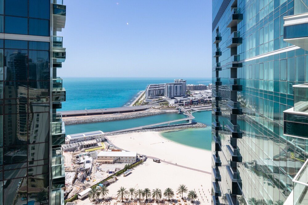 Дубай: Astounding 3BR Apartment w/ Sea & Marina Views!