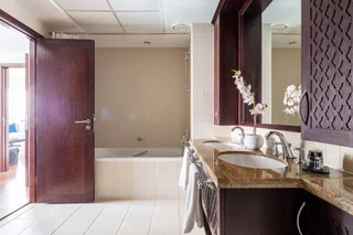 Дубай: Stellar 2BR Apartment With Dazzling Views Of The Burj Khalifa