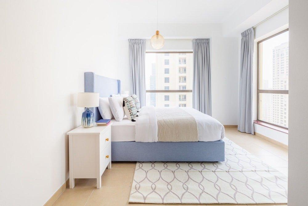 Дубай: Radiant & Alluring 1BR Apartment W/ Marina Views