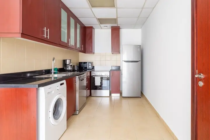 Дубай: Radiant & Alluring 1BR Apartment W/ Marina Views