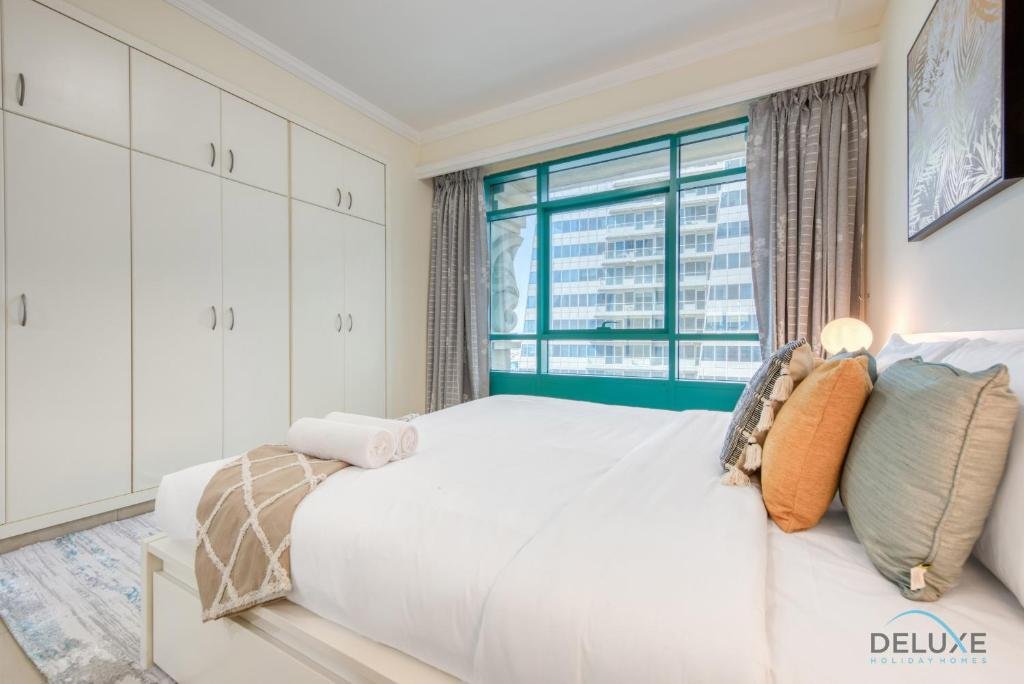 Дубай: Elegant and Modern 1BR in Dubai Marina!