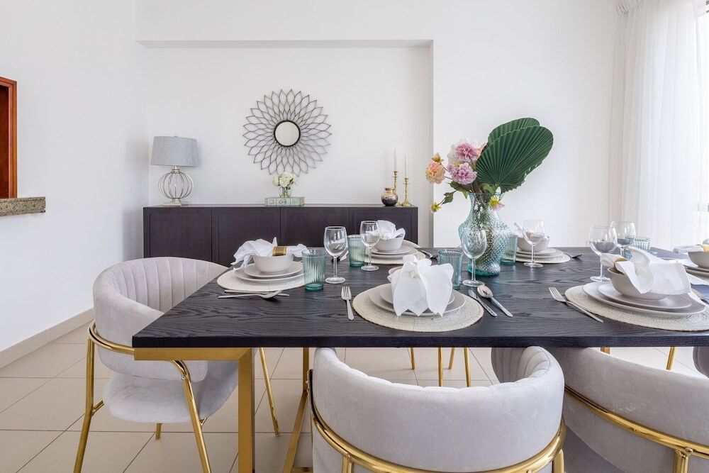 Дубай: Top-notch 2BR Apartment in Downtown