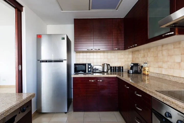 Дубай: Visually Stunning 2BR in Dubai Marina - Sleeps 5!
