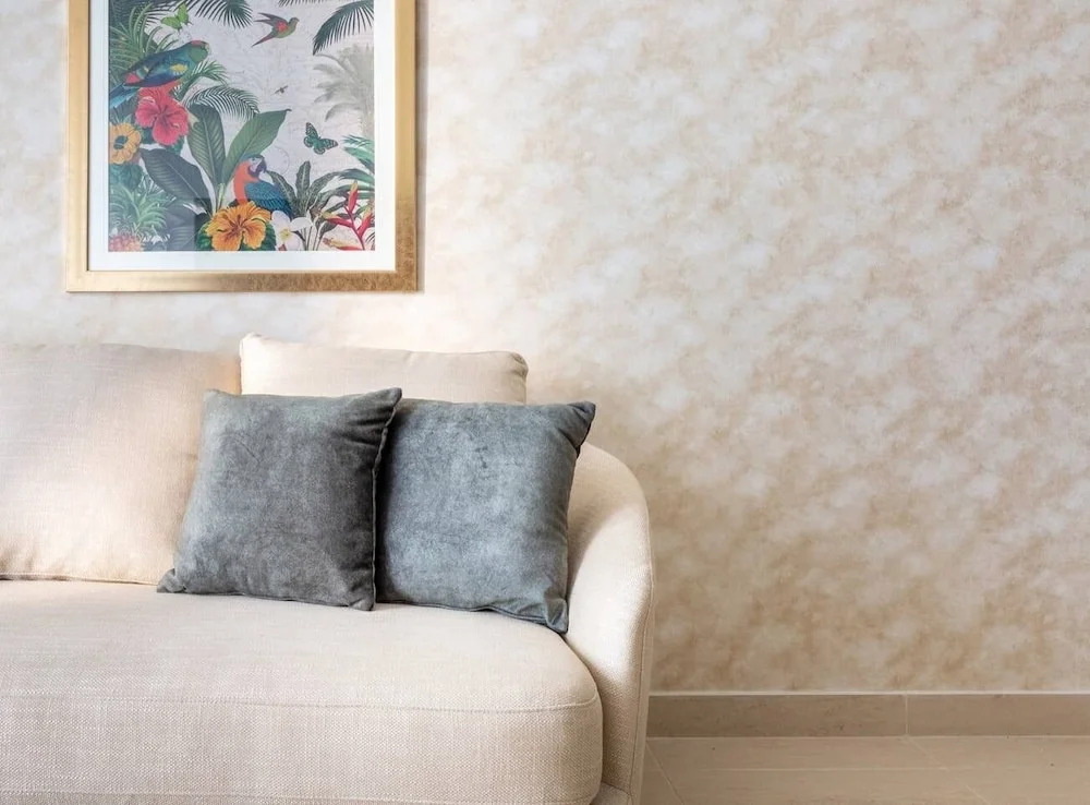 Дубай: Sleek & Sophisticated 2BR With Study Within Downtown Dubai!