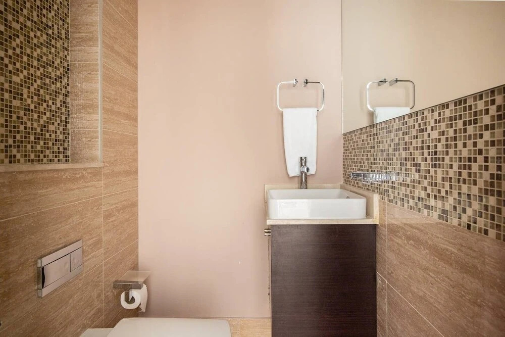 Дубай: Sleek & Sophisticated 2BR With Study Within Downtown Dubai!
