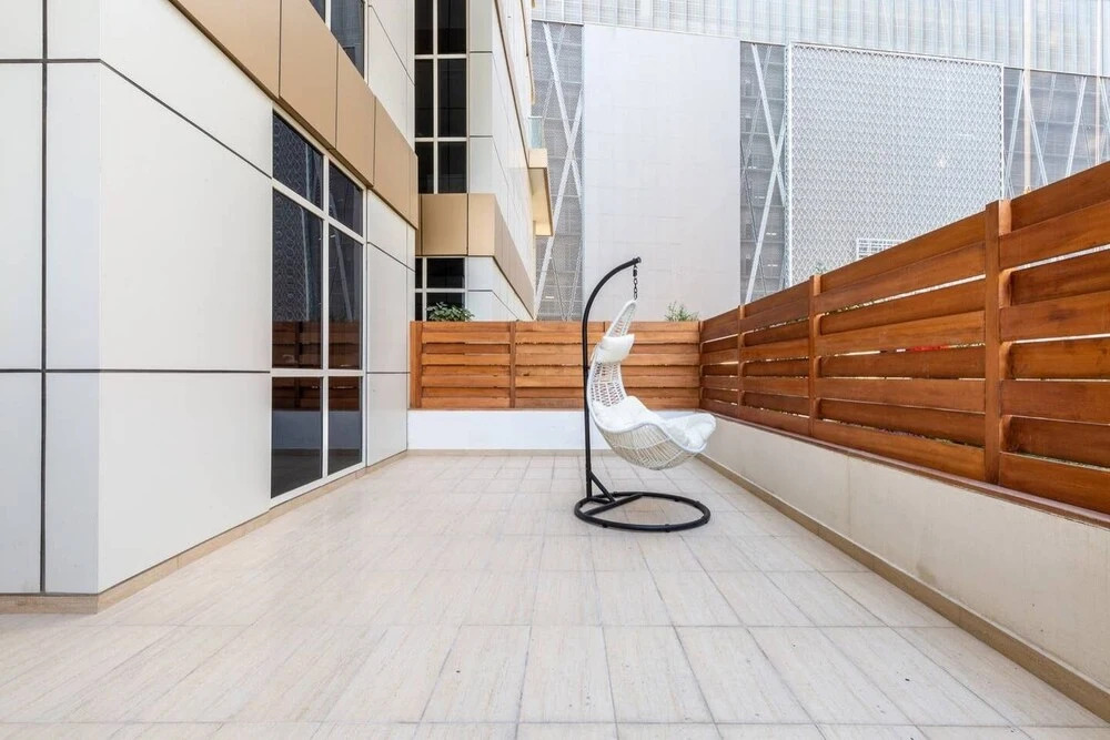 Дубай: Sleek & Sophisticated 2BR With Study Within Downtown Dubai!