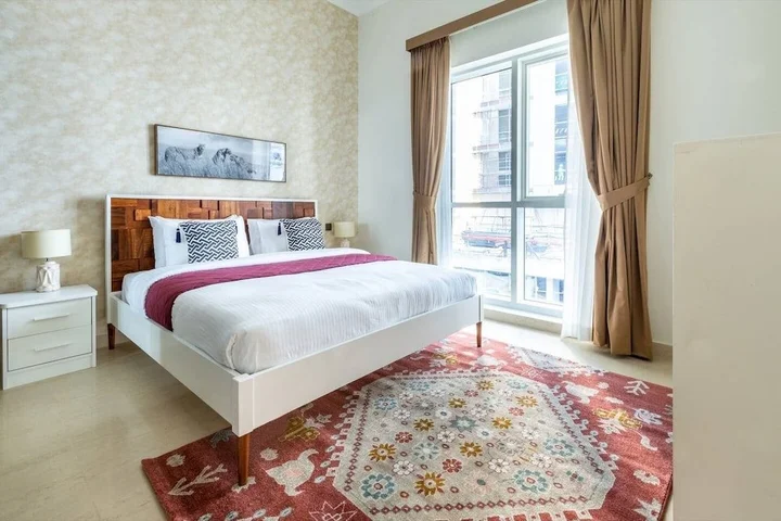 Дубай: Sleek & Sophisticated 2BR With Study Within Downtown Dubai!