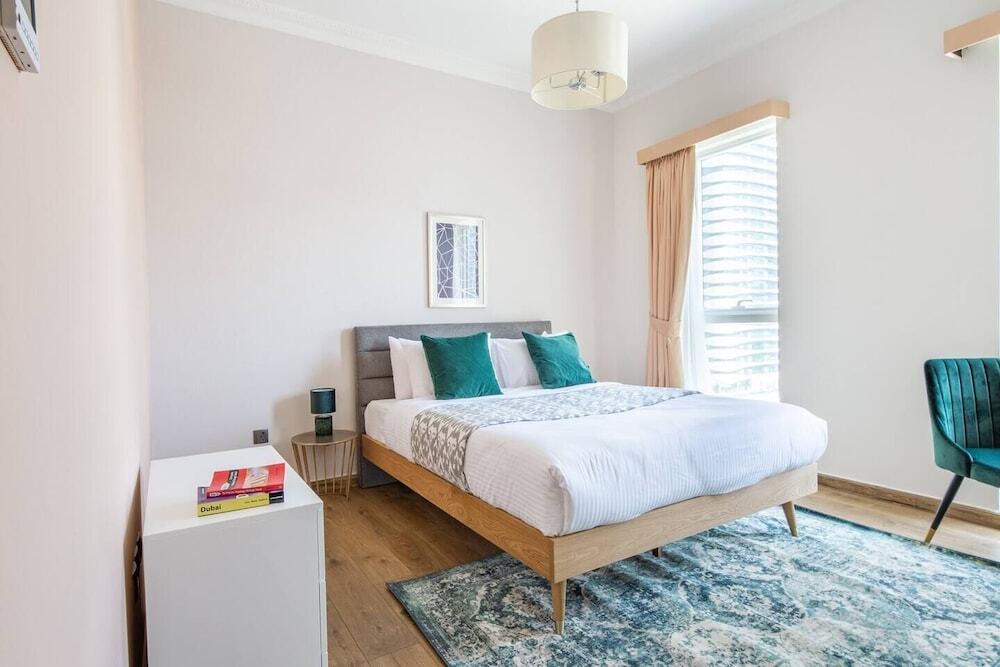 Дубай: Luxurious Living In This 2BR With Study in Downtown Dubai - Sleeps 5!