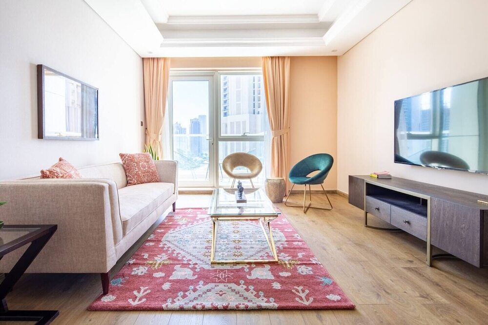 Дубай: Luxurious Living In This 2BR With Study in Downtown Dubai - Sleeps 5!