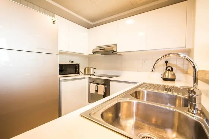 Дубай: Upscale 1BR - Sea Views - Direct Beach Access!