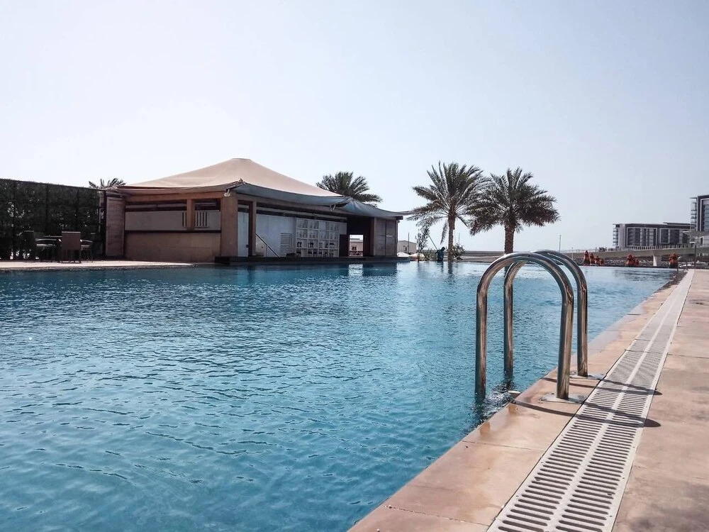Дубай: Upscale 1BR - Sea Views - Direct Beach Access!