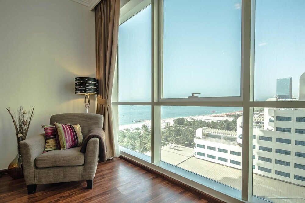 Дубай: Upscale 1BR - Sea Views - Direct Beach Access!