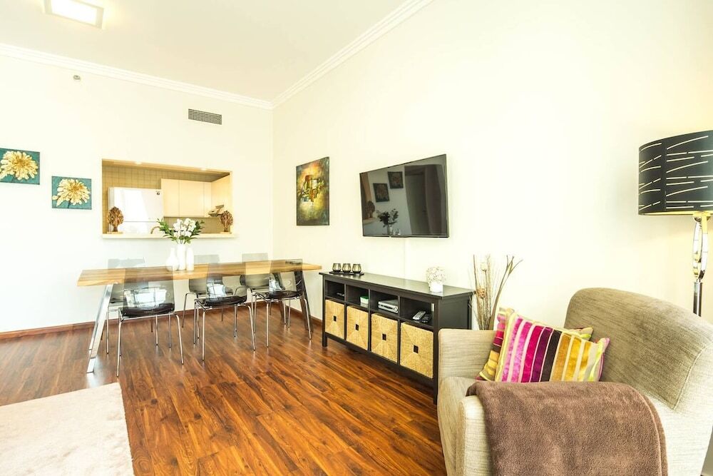 Дубай: Upscale 1BR - Sea Views - Direct Beach Access!