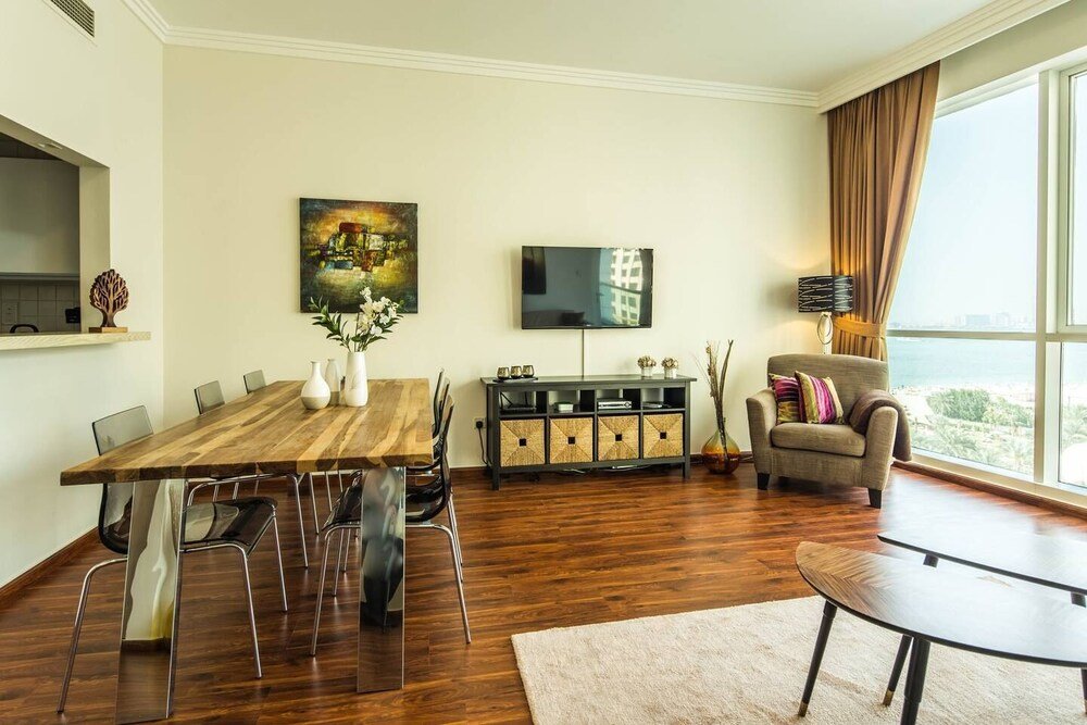 Дубай: Upscale 1BR - Sea Views - Direct Beach Access!