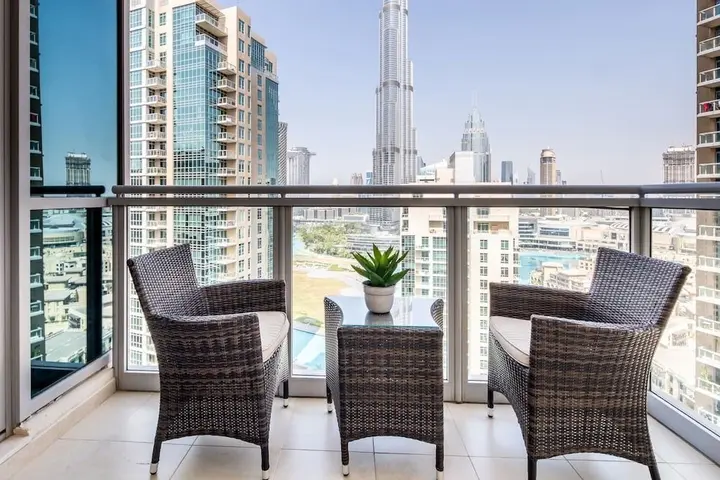 Дубай: Lavish 2BR With Picturesque Burj Khalifa Views!