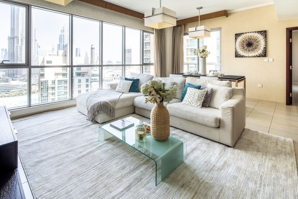Дубай: Lavish 2BR With Picturesque Burj Khalifa Views!
