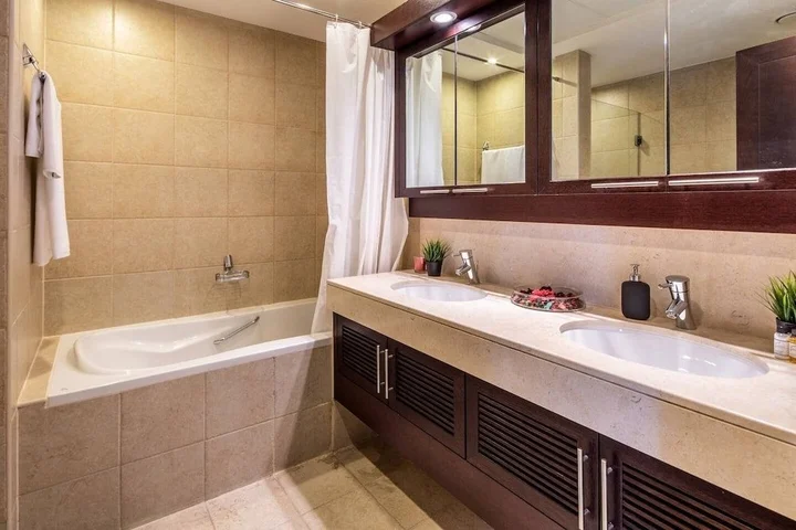 Дубай: Lavish 2BR With Picturesque Burj Khalifa Views!