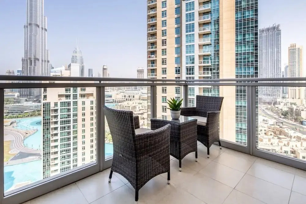 Дубай: Lavish 2BR With Picturesque Burj Khalifa Views!