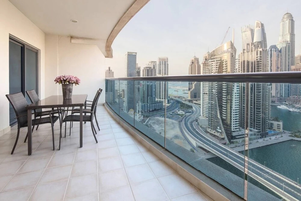 Дубай: Modern 1BR w/ Gorgeous Marina Views! Sleeps 4