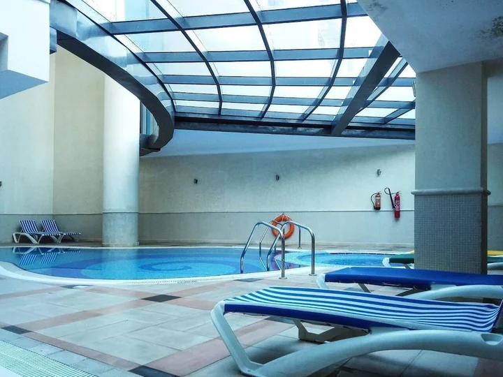 Дубай: Modern 1BR w/ Gorgeous Marina Views! Sleeps 4
