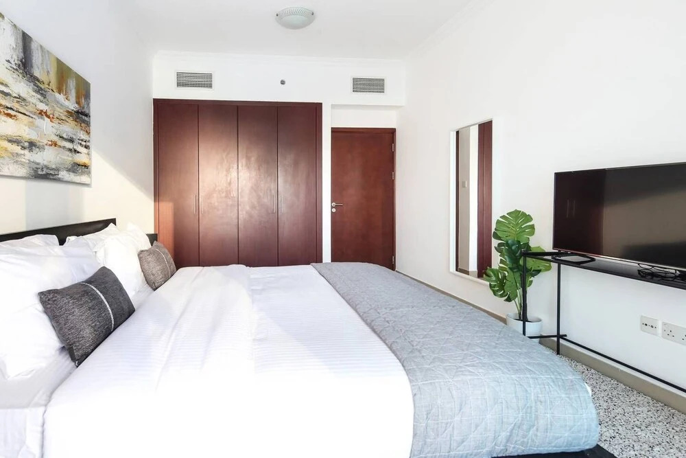 Дубай: Modern 1BR w/ Gorgeous Marina Views! Sleeps 4
