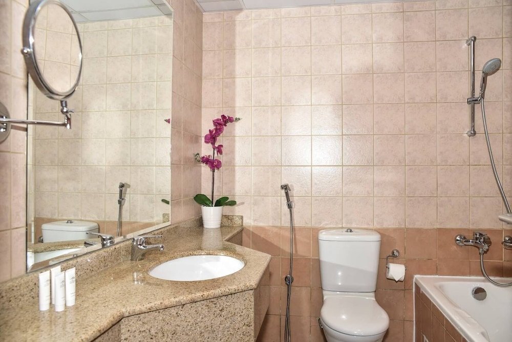 Дубай: Modern 1BR w/ Gorgeous Marina Views! Sleeps 4