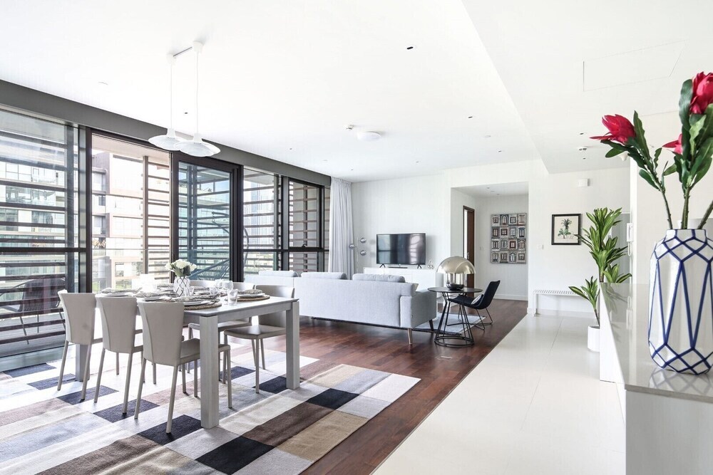 Дубай: Stunning And Premium 3BR In The Heart Of City Walk