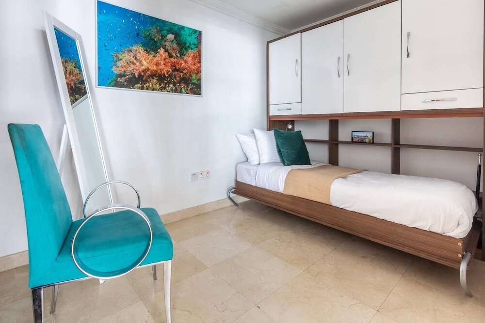 Дубай: Unique & Stylish 1BR w/ Incomparable Marina Views!