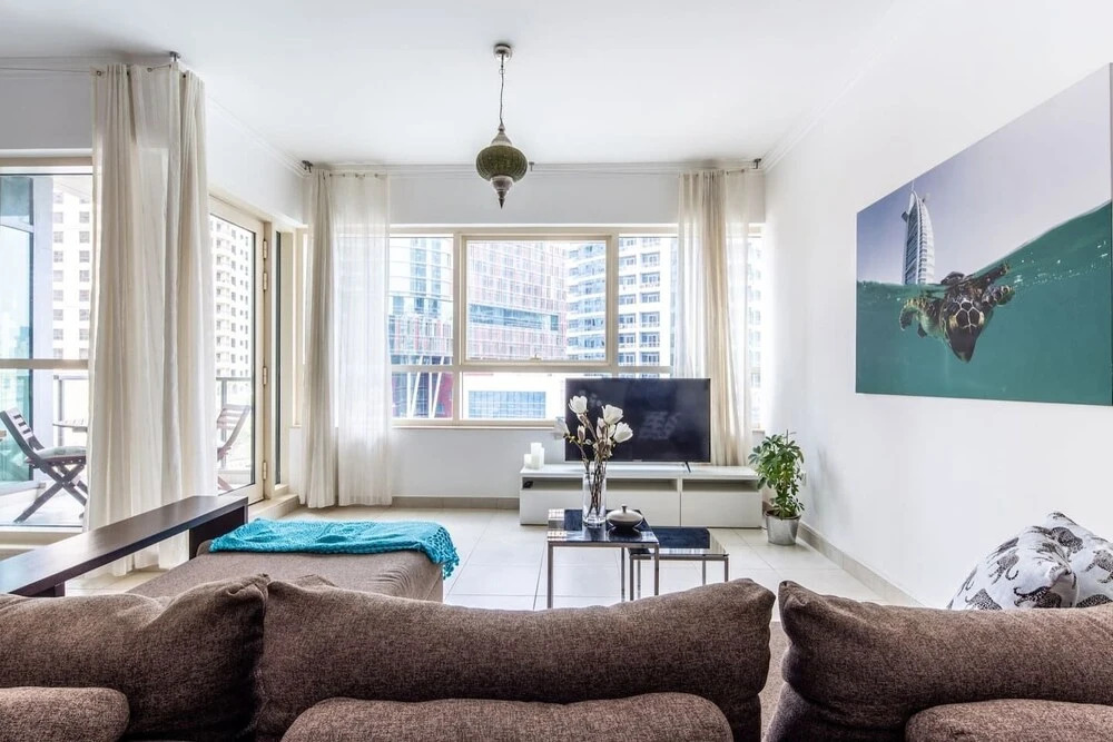 Дубай: Unique & Stylish 1BR w/ Incomparable Marina Views!