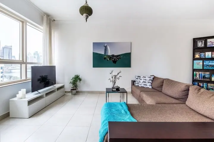 Дубай: Unique & Stylish 1BR w/ Incomparable Marina Views!