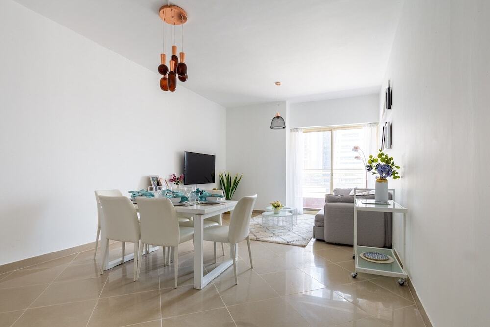 Дубай: Aesthetically Beautiful 2BR Apartment In JLT