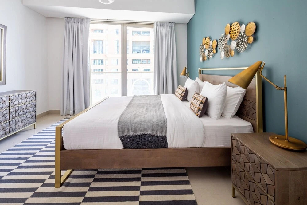Дубай: Elegant and Functional 2BR in Marina - Sleeps 5!