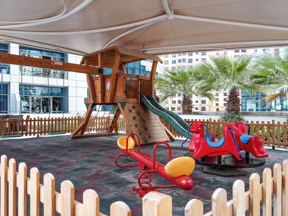 Дубай: Astonishing 1BR Apt With Amazing Marina Views