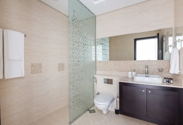 Дубай: Modern Luxury Living in This 3BR Apt in Downtown Dubai