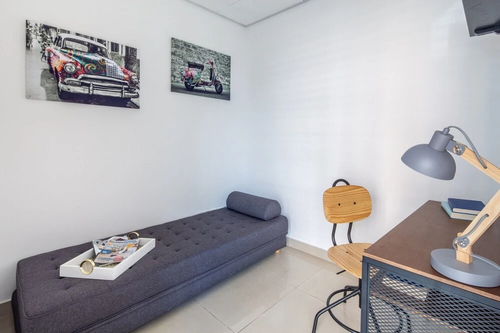 Дубай: Lively & Spacious 1BR Loft in Dubai Marina