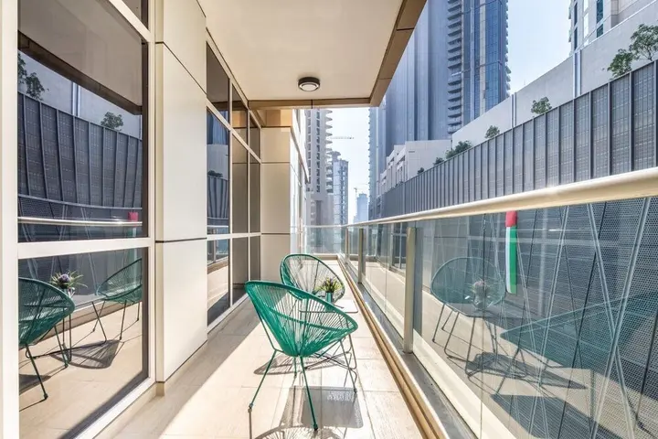 Дубай: Plush 3BR w/ Study in Prime District - Downtown Dubai!
