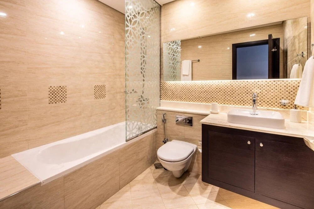 Дубай: Plush 3BR w/ Study in Prime District - Downtown Dubai!
