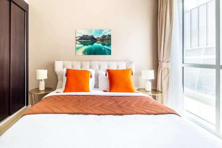 Дубай: Plush 3BR w/ Study in Prime District - Downtown Dubai!