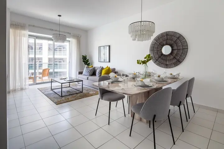 Дубай: Chic and Stunning 2BR With Dubai Marina Views!