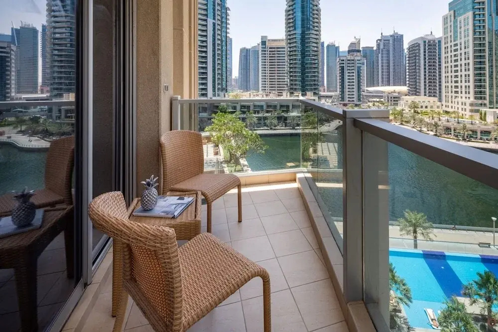 Дубай: Chic and Stunning 2BR With Dubai Marina Views!