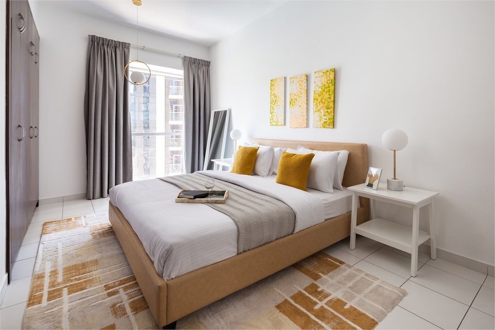 Дубай: Chic and Stunning 2BR With Dubai Marina Views!