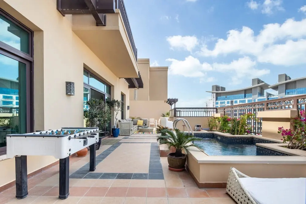 Дубай: Premium Sky-high 3BR Penthouse in Fairmont North Residence