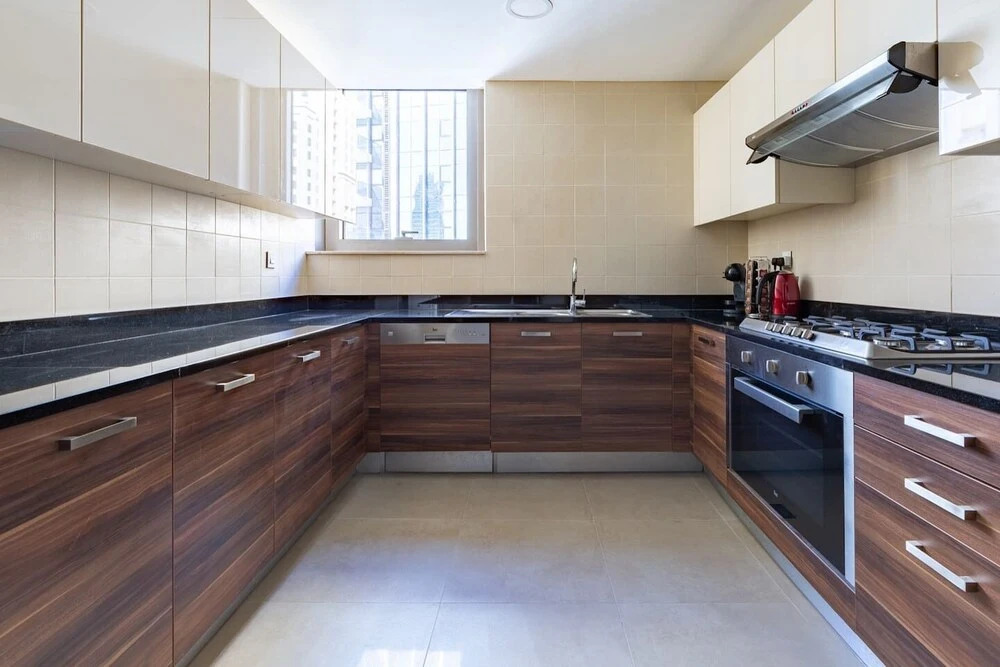 Дубай: Sophisticated 2BR in Dubai Marina - Your Dream Destination!