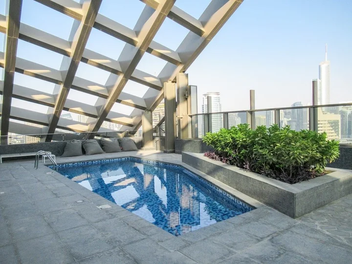 Дубай: Sophisticated 2BR in Dubai Marina - Your Dream Destination!
