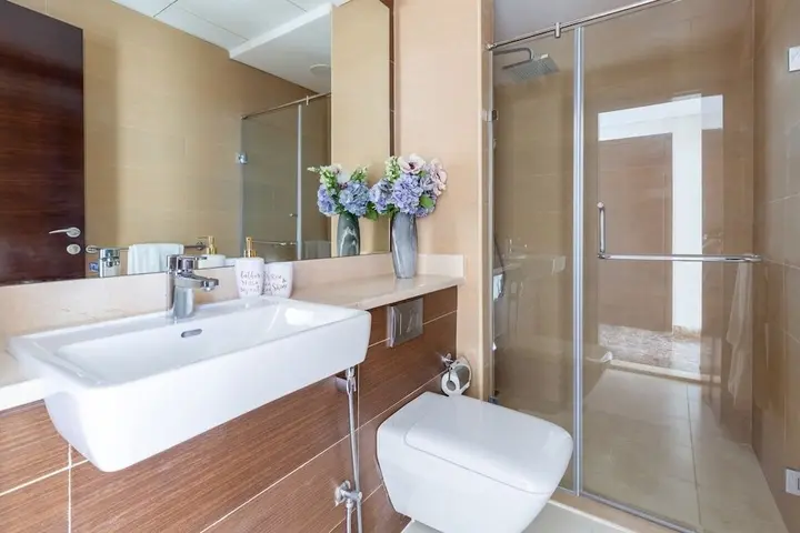 Дубай: Sophisticated 2BR in Dubai Marina - Your Dream Destination!