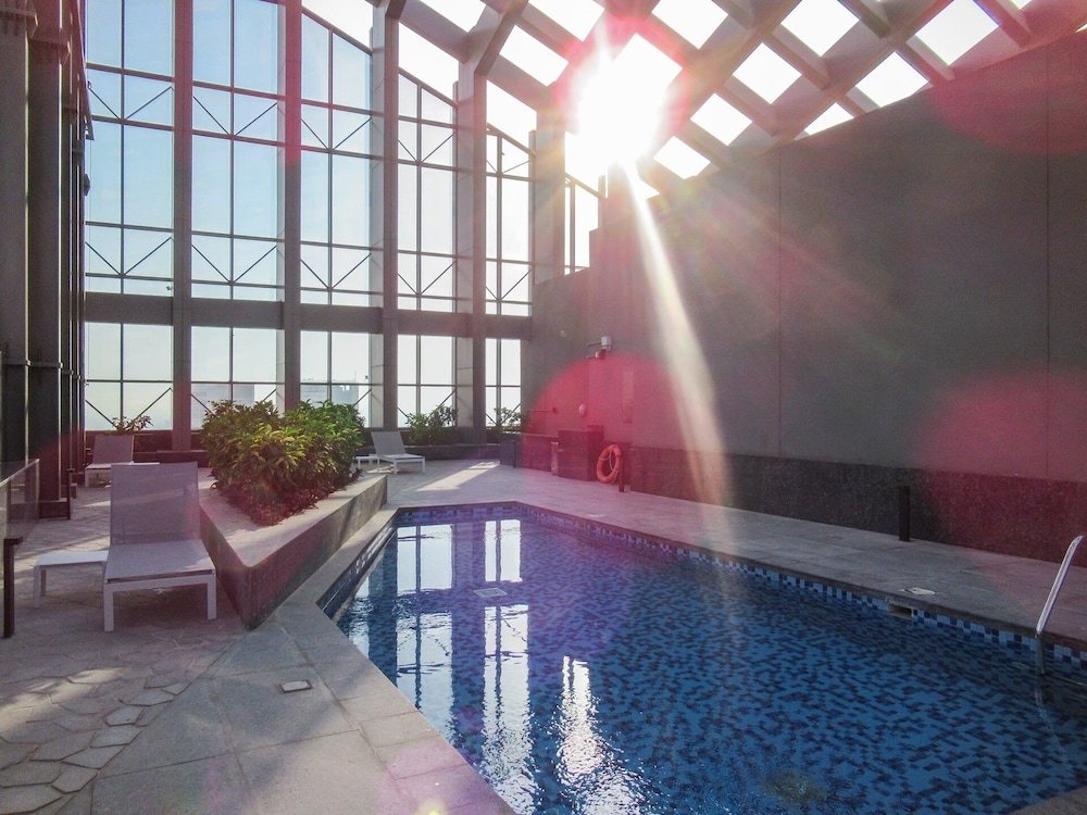 Дубай: Sophisticated 2BR in Dubai Marina - Your Dream Destination!