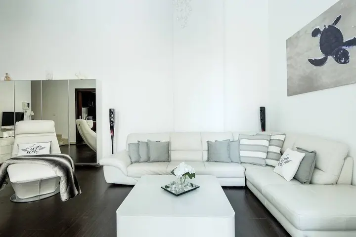 Дубай: Unique 1BR Loft in Dubai Marina!