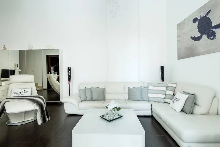 Дубай: Unique 1BR Loft in Dubai Marina!