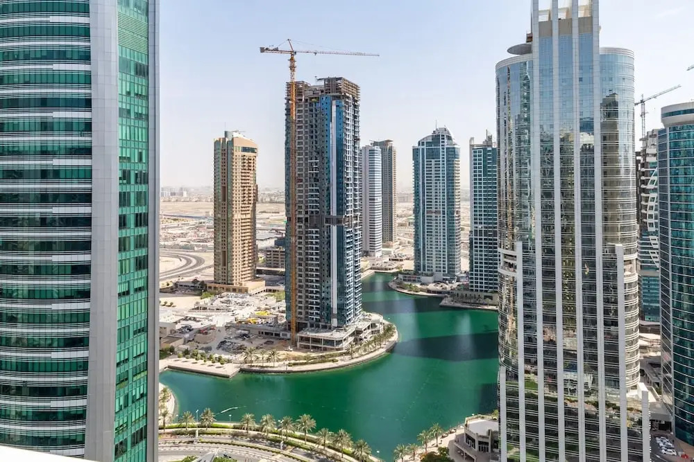 Дубай: Fashionable 1BR in the Trendy Jlt! Sleeps 4!