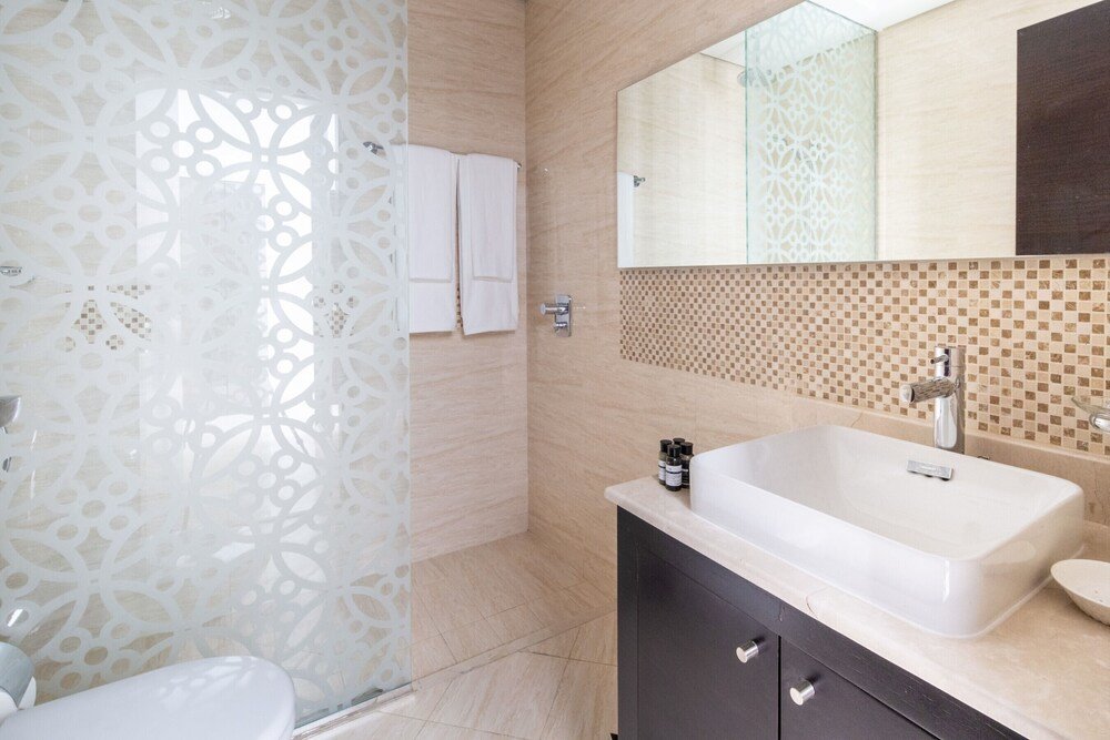 Дубай: Pristine 2BR Apartment in Downtown Dubai - Sleeps 5!